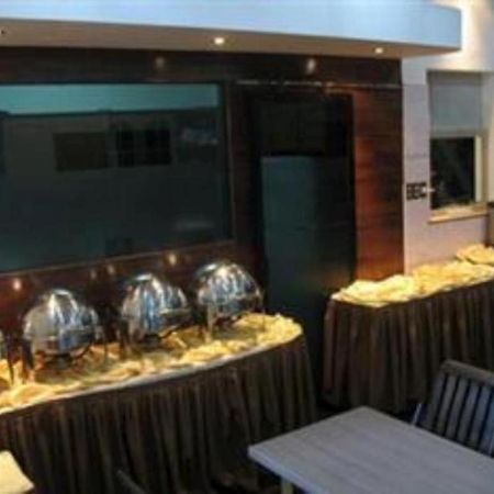 פדאנג Mervit Hotel מראה חיצוני תמונה